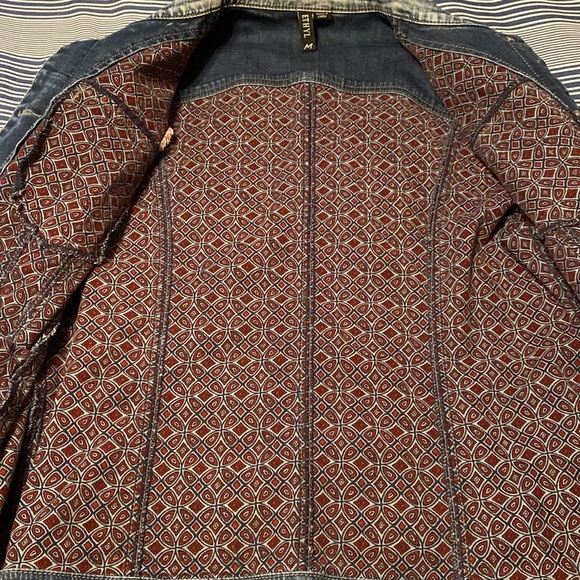 Jean Jacket - Picture 6 of 8